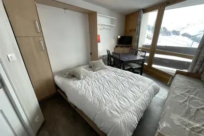 Image de À 10m des pistes de ski, 6ème étage, balcon, télévision, casier à ski, 19m², Les Menuires