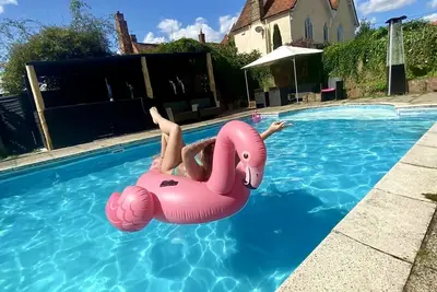 Image de Amazing Farmhouse only 21 miles from London with pool, hot tub, games room!