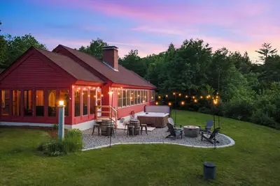 Image de Ridgeview: The 70 acre White Mountain estate - trails, views, privacy