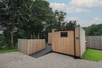 Herdwick Cabin, pet friendly, with hot tub in Penruddock