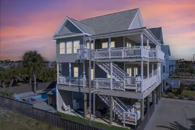 Image de Spacious Seaside Serenity w/private pool + dog friendly!