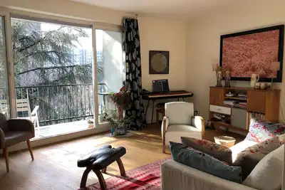 Image de Countryside in Paris! Beautiful, overlooking gardens, terrace, luxury residence.
