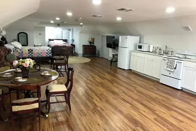 Image de Loft in Historic Mims-Dreyfus House in Belhaven