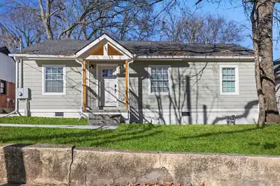 Image de Westside Charm: Stylish 3br Home