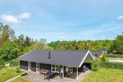 Image de Maison de vacances pour 8 a Silkeborg-By Traum