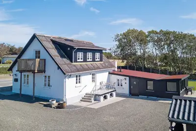 Image de Maison de vacances pour 10 a Roslev-By Traum