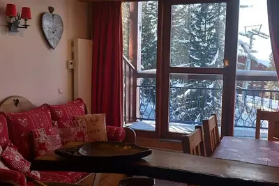 Image de superbe appartement  2 pièces 6 personnes en duplex, skis aux pieds, dans le village de Charmettoger à Arc 1800.