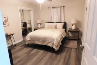 Image de 3 Bdrm Jewel: Luxury w/ own Pool
