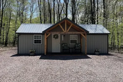 Image de Country cabin 2. Minutes from Mountain Ridge Atv Park and Flight 93 Memorial.