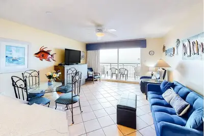 Image de Pelican Isle 216- 1 bed, 2 bath with balcony view of the Gulf.