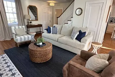 Image de The Breaker-2 Blks from Beach- Renovated 2023
