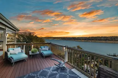 Image de The Ascent - Lakefront Private Doc Sleeps 10