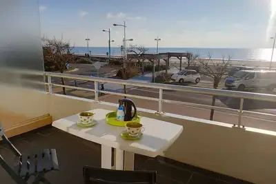 Image de Appartement moderne 2 chambres avec terrasse, proche plage et commerces