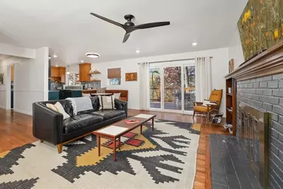 Image de Midtown Modern - 5 Min to Downtown-Large Game Room
