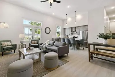 Image de Gulf Coast Condos | Near Old Town