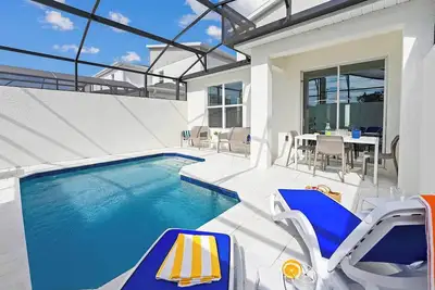 Image de Villa Vista | Tranquil retreat near all the action ft a Pvt pool, spacious Lr/Dr