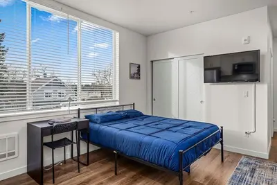Image de Stylish Tacoma Studio near Universities
