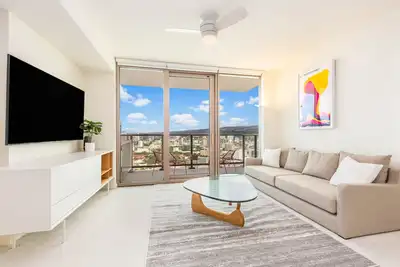 Image de Ocean-Mt Views From the Luxury Sky Ala Moana Condo with Amazing Amenities