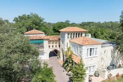 Image de The Great Escape Mansion on the River With Amazing Pool