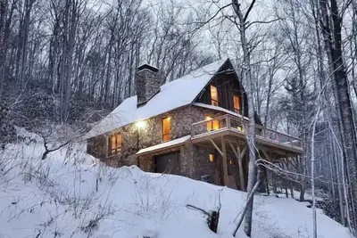 Image de Cozy Cabin in the Blue Ridge Mountains