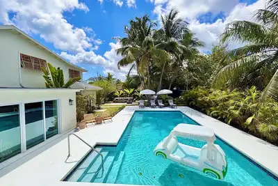 Image de Wow Stylish! ! Next2Bahamar: Pickleball & Lrg Prv Pool + Beachlife & Restaurants!