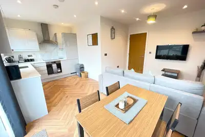 Image de Refined Living with Free Wi-Fi and Parking