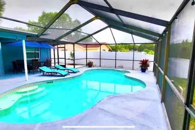 Image de Tampa Pool Home near Airport / Lakeview/ 8 Ppl