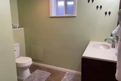 Image de Gorgeous Full Basement With Everything You Need