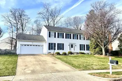 Image de Tranquil Luxury: 5-Br Haven in a Quiet Cul-de-Sac
