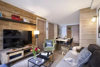 Image de 50m du centre station, 2ème étage, balcon, parking, télévision, casier à ski, 48m², Les 2 Alpes