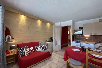 Image de À 50m des remontées, 1er étage, balcon, parking, télévision, casier à ski, 28m², Montgenèvre