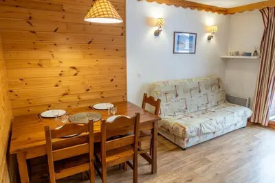 Image de 2ème étage, remise en forme, piscine, sauna, balcon, télévision, casier à ski, 34m², Les Orres