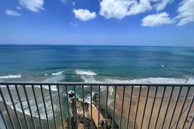 Image de Romantic Oceanfront Balcony Suite Near El Yunque with direct beach access