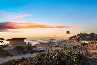 Image de A Dream Beach Vacation- Walk to the beach! The Little Rea House