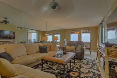 Image de Sunrise gulf view/beach front condo! Enjoy one free beach chair set up each day