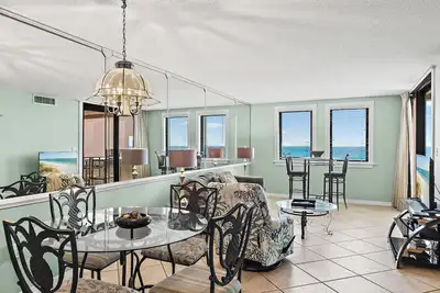 Image de Sunrise gulf view/beach front condo! Enjoy one free beach chair set up each day
