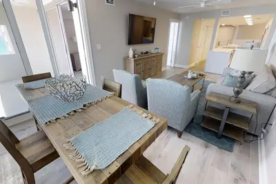 Image de Sunrise gulf view/beach front condo! Enjoy one free beach chair set up each day