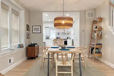 Image de Modern cottage in historic beach town
