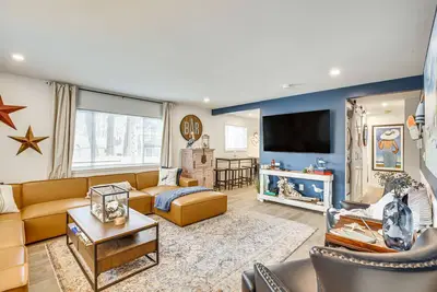 Image de Old Orchard Beach Home: Steps to Beach & Pier!