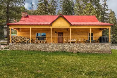 Pond Property with Mountain Views walking distance to food and minutes to Vallecito Lake and close to Durango (train/Mesa Verde and Million Dollar Hwy)