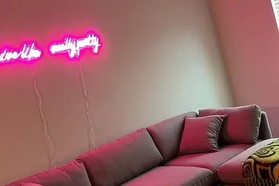 Image de Welcome To Atlanta! This lovely apartment offers the best of everything. Book Now!