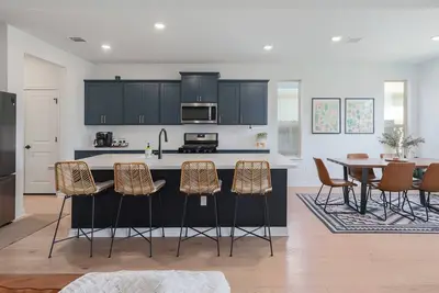 Image de Large & Cozy! - 8 Mins from Circuit of the Americas