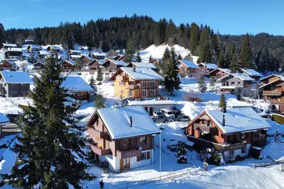 Image de Swiss Chalet for summer and winter fun, next to Luzern and Zurich