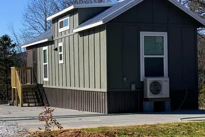 Image de Mtn Cabin Getaway-Best Location! -Hike-Bike-Winery-Fire Pit-Screened in Porch