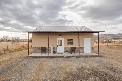 Image de Tumbleweed: Cozy Modern Retreat with Pet Perks