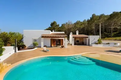 Image de Belle villa \"Can Pepe Pujolet\" avec vue sur les montagnes, piscine, Wi-Fi