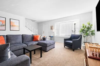 Image de Spacious and Quiet 2br/2. 5ba Townhouse Close to Toomer’s & Auburn University