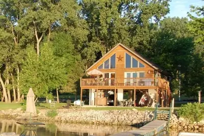 Image de Beautiful Riverfront Home on the Mississippi!