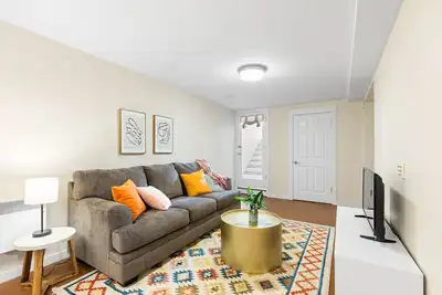 Image de St Johns Apt. by Cathedral Park, Willamette River