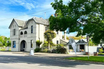 Image de Stunning 3 bedroom apartment in Heritage listed boutique hotel